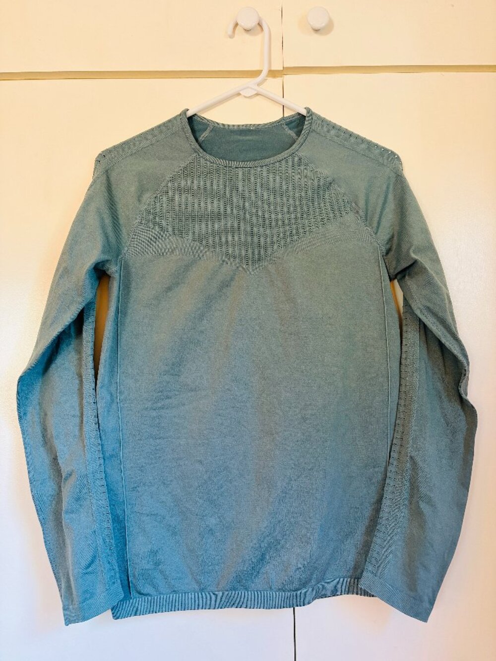 Fabletics Sync Seamless Long-Sleeve Performance Top - Washed Arctic Wave Small